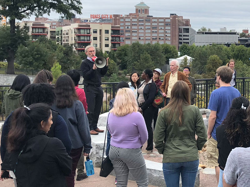Michael Elliot leading a tour of Old Fourth Ward Park for first-year MCRP students.